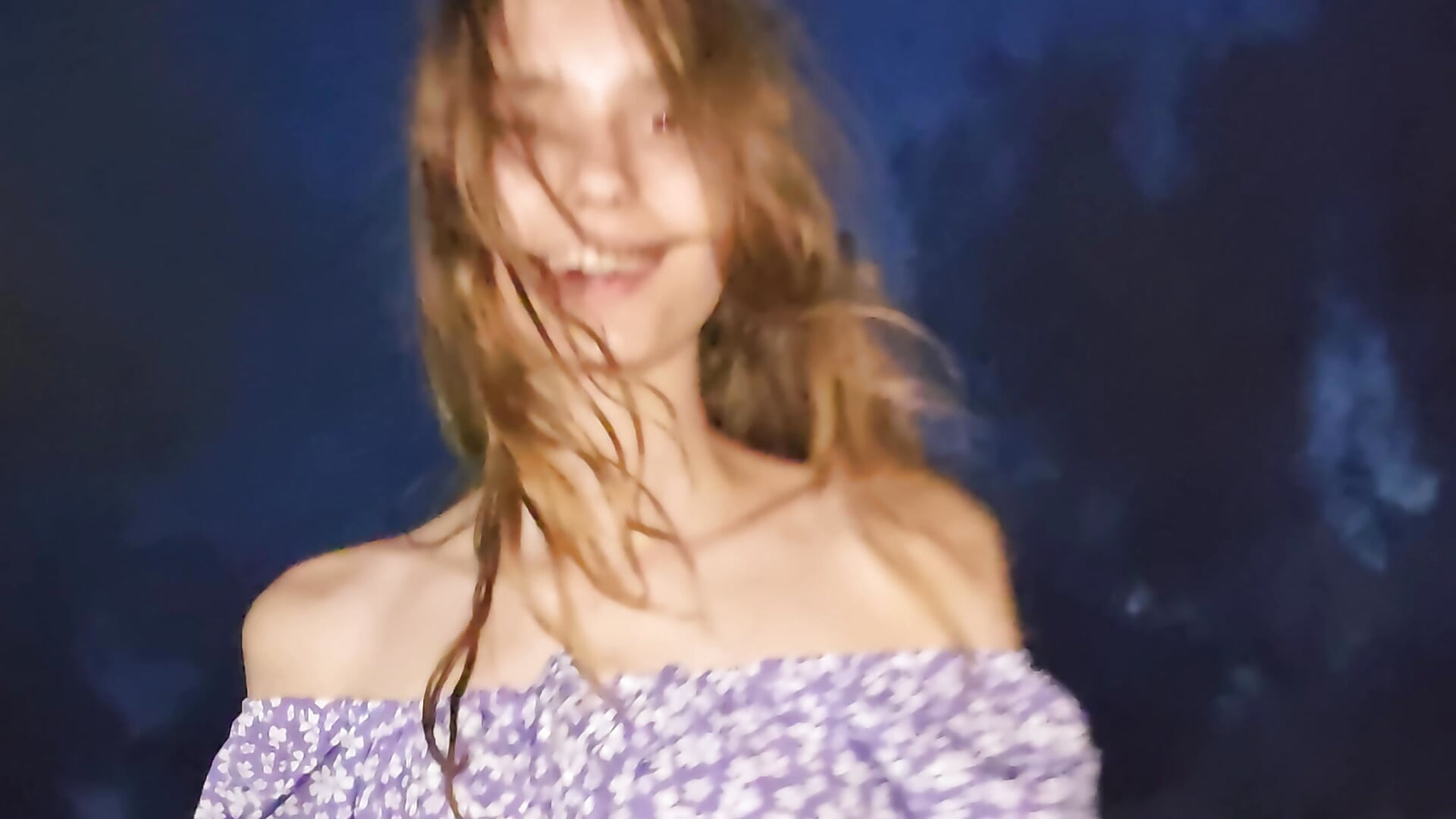 ~~~ - elikako adlı kamera modelinin videosu