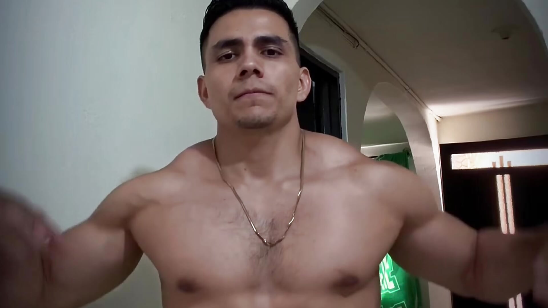 Do you like these muscles? - video by ChoreyTaiylor