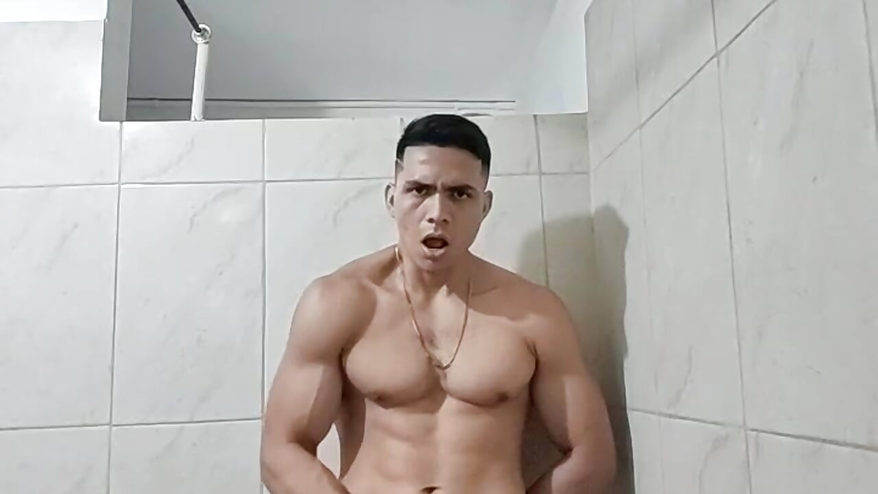 I got hot in the shower 🔥 - ChoreyTaiylor adlı kamera modelinin videosu