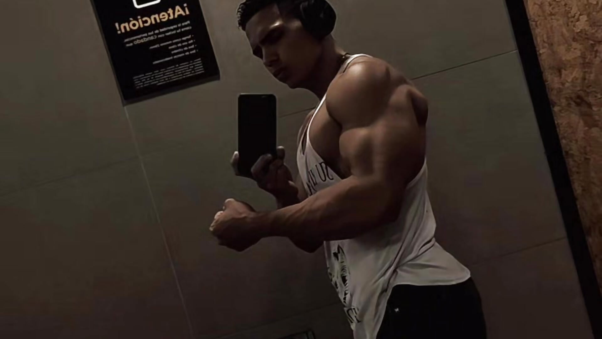 Named arms 🔥🥵－カメラキャストのChoreyTaiylorの動画