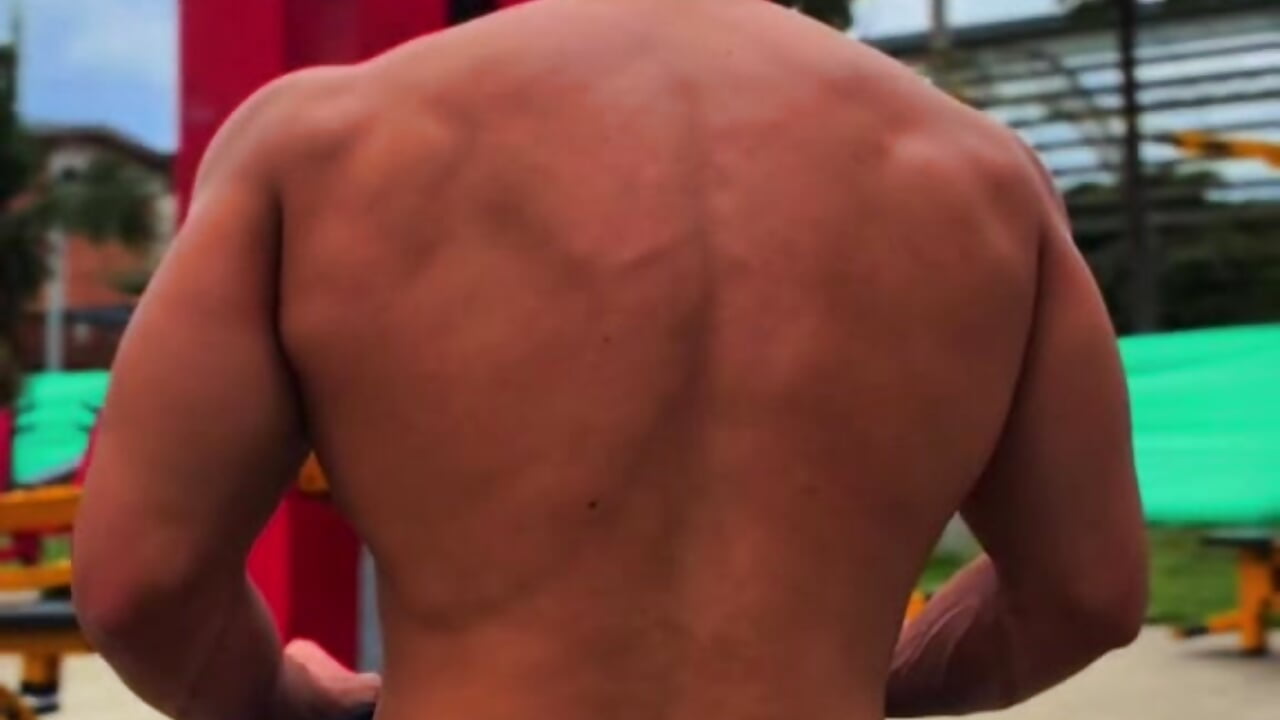 Look at that back 🔥 - video by ChoreyTaiylor