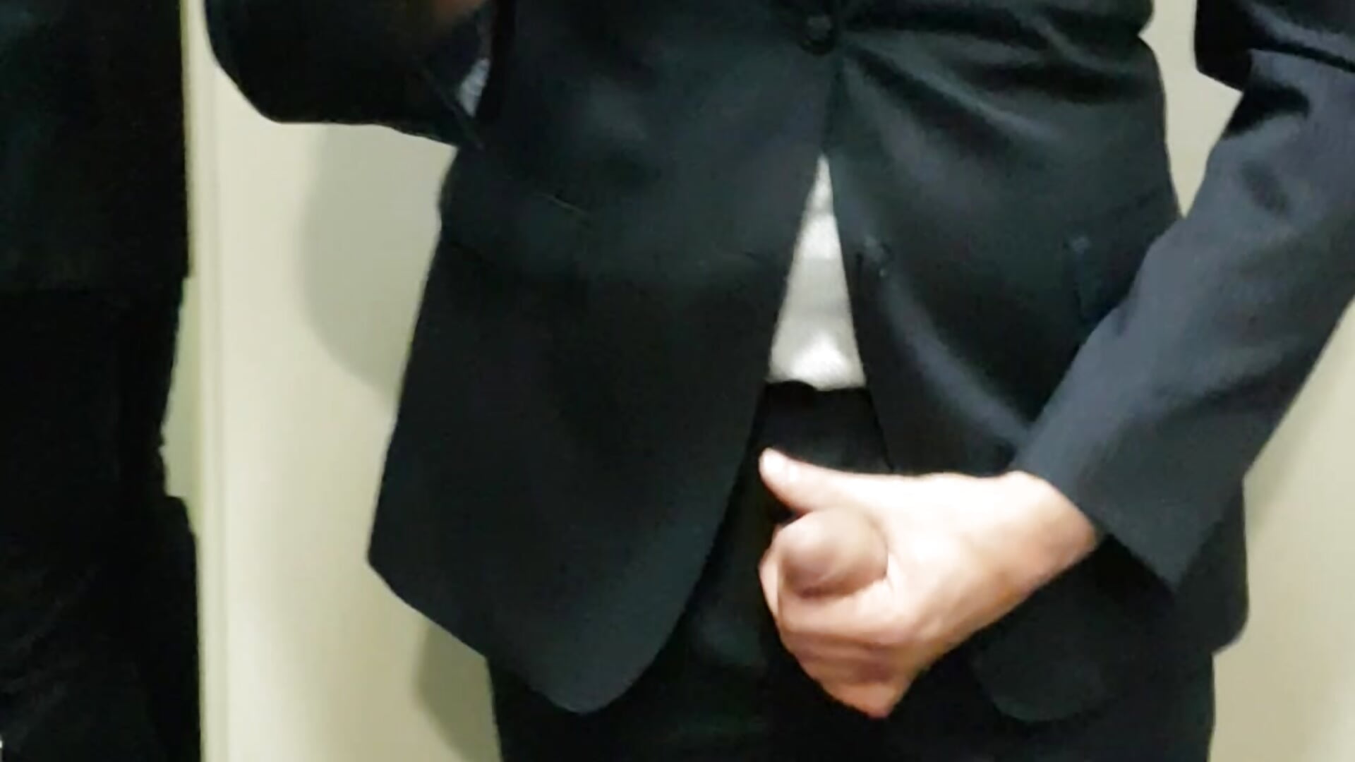 Suited wank - video by RicRockhard cam model