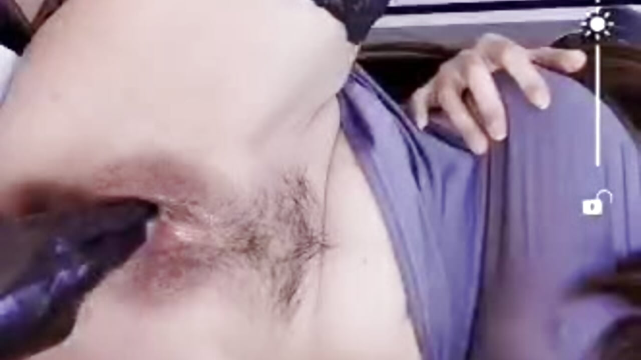 Fisting dildo in pussy、All enters！Cream cum and spray拳交、全部进入、奶油喷水 - video by candy-yiyi cam model