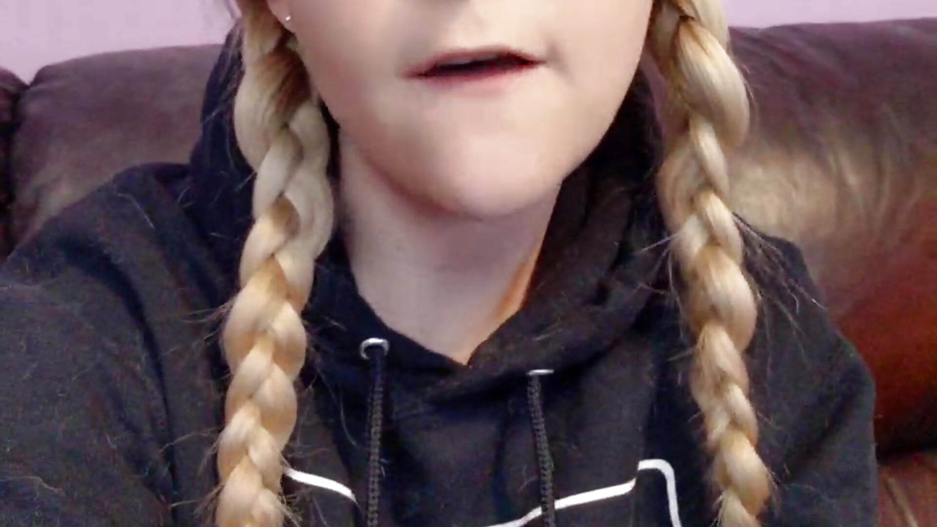 I'm cute - video di SaraBearXo modella di cam