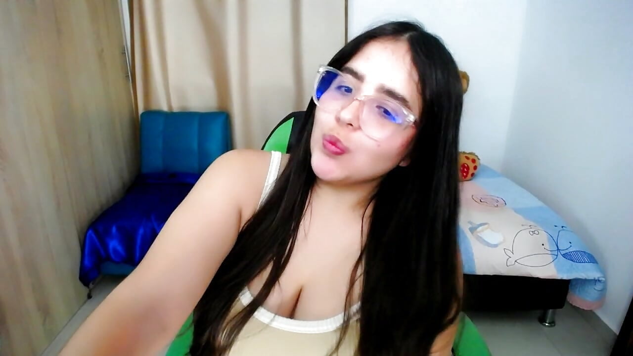 kisss - vidéo du modèle de showcams _alicia_z