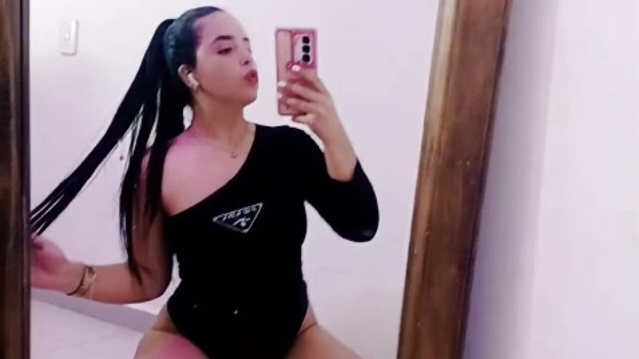 hi — filmik _alicia_z, modela(-lki) na kamerkach