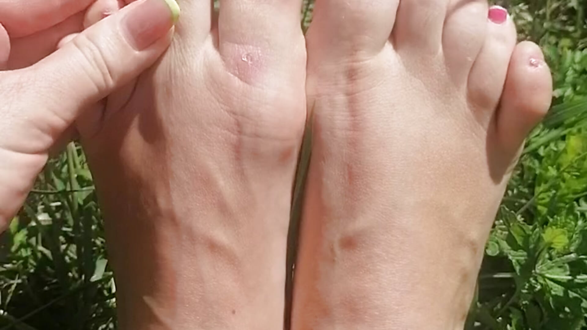 Kiss my foot - video by Madam_Evi cam model