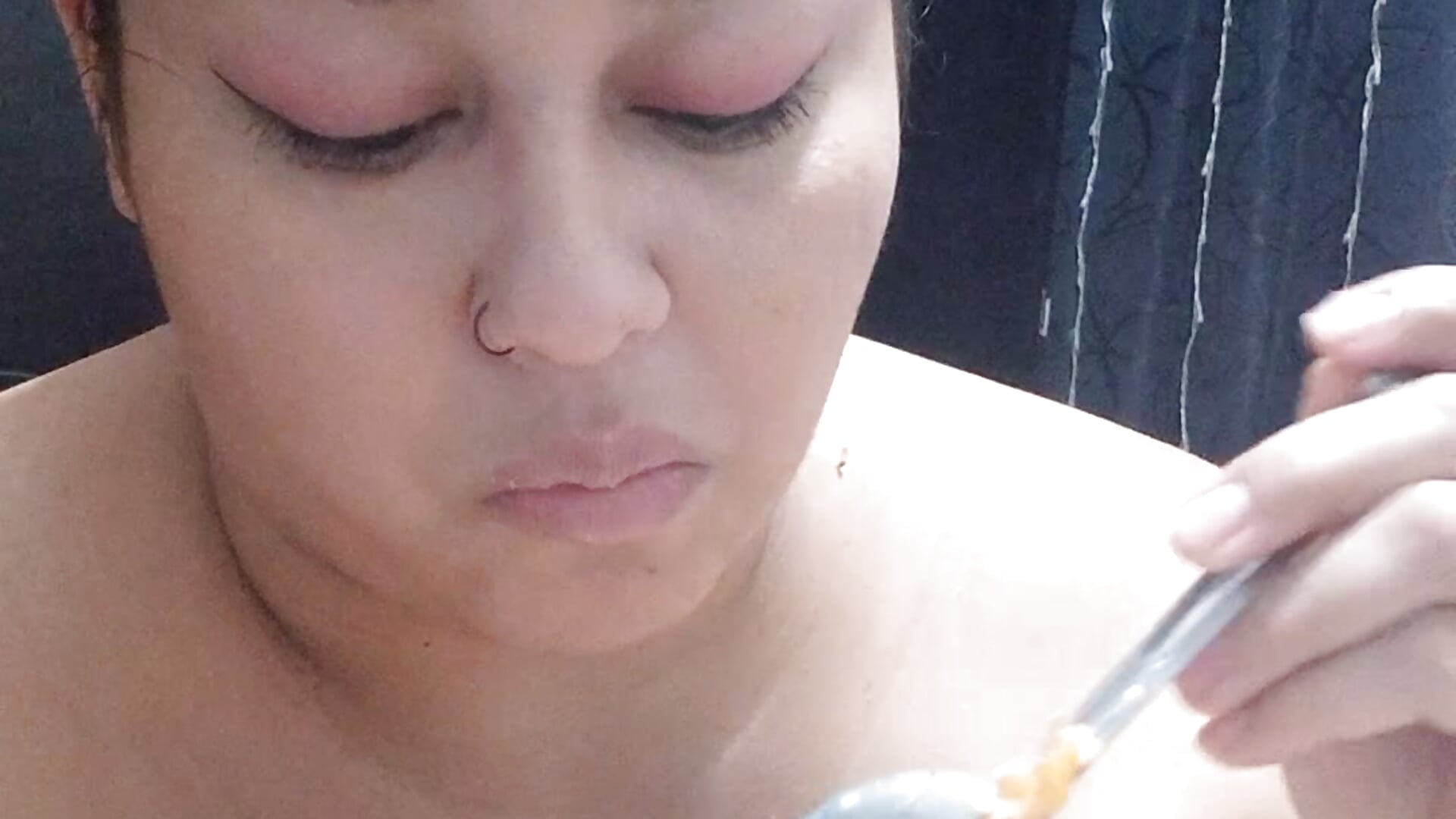 feeding me - Vídeo de RENATABBW1, modelo de vídeos