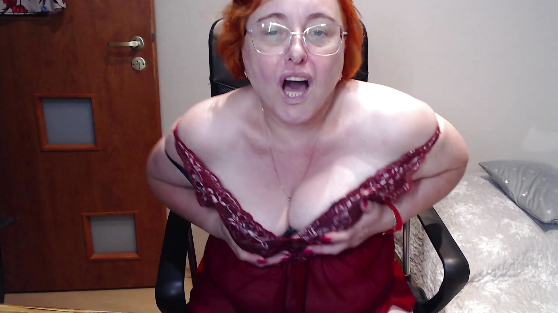 Teasing - video by JoannaAndNeighbour cam model