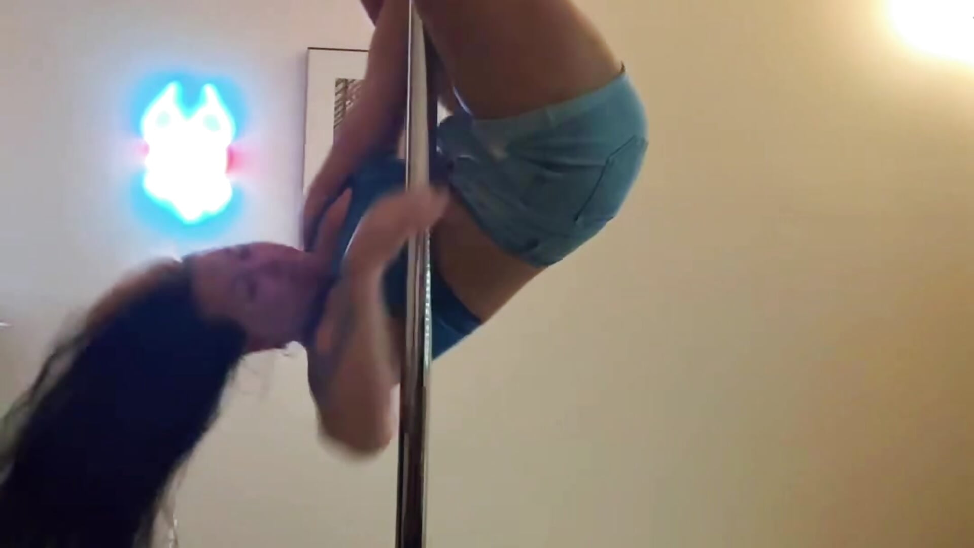 Ayesha in training 🥰 – видео вебкам-модели ImpressYouDaily