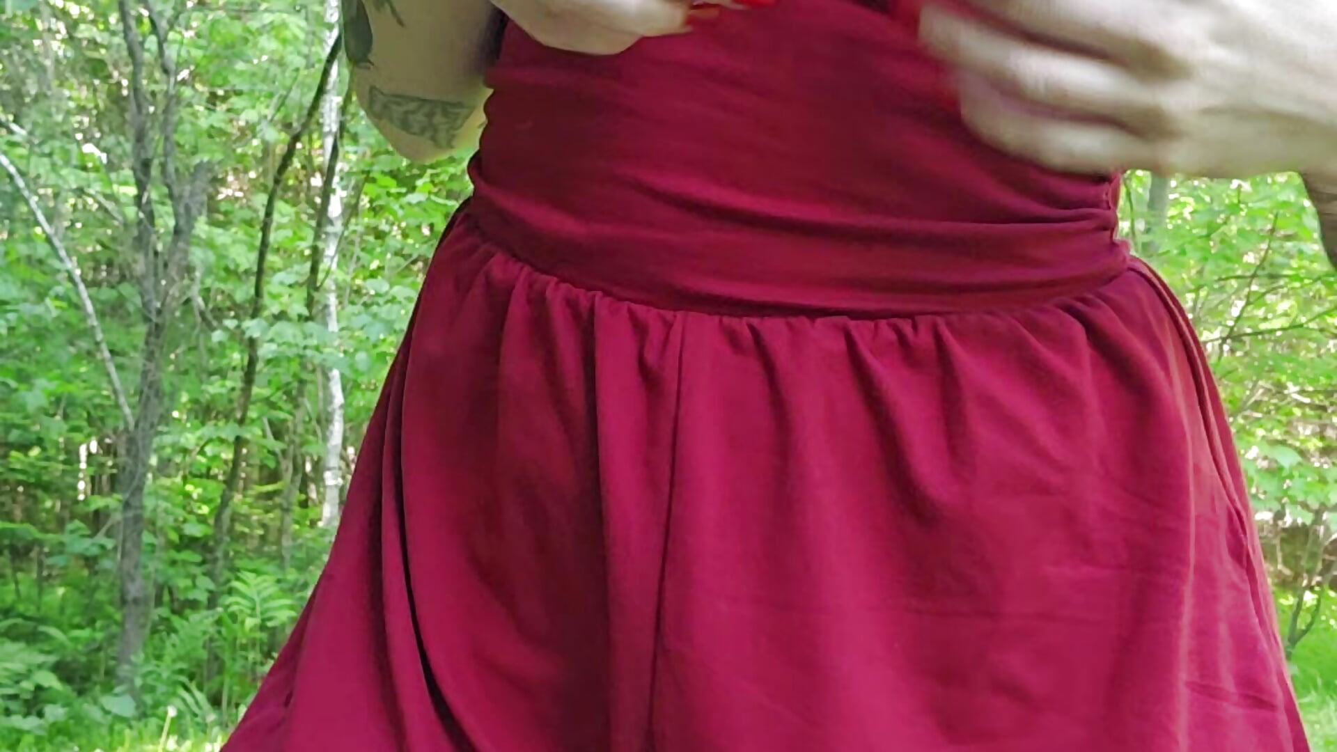 Finger in ASS, petit TWERK en forêt 🌳🍑