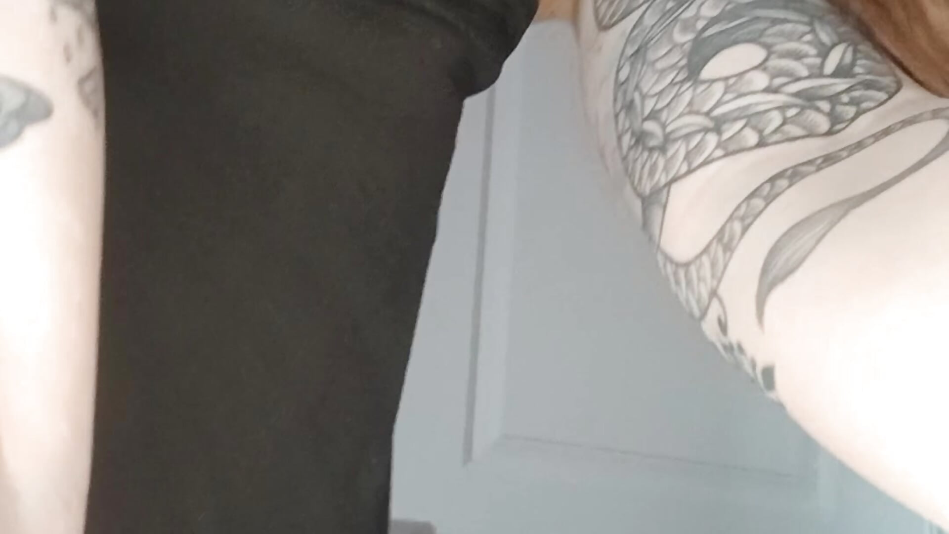 Finger in ASS... hot 🍑❤️‍🔥 – video od webkamerové modelky EmilieEdelana