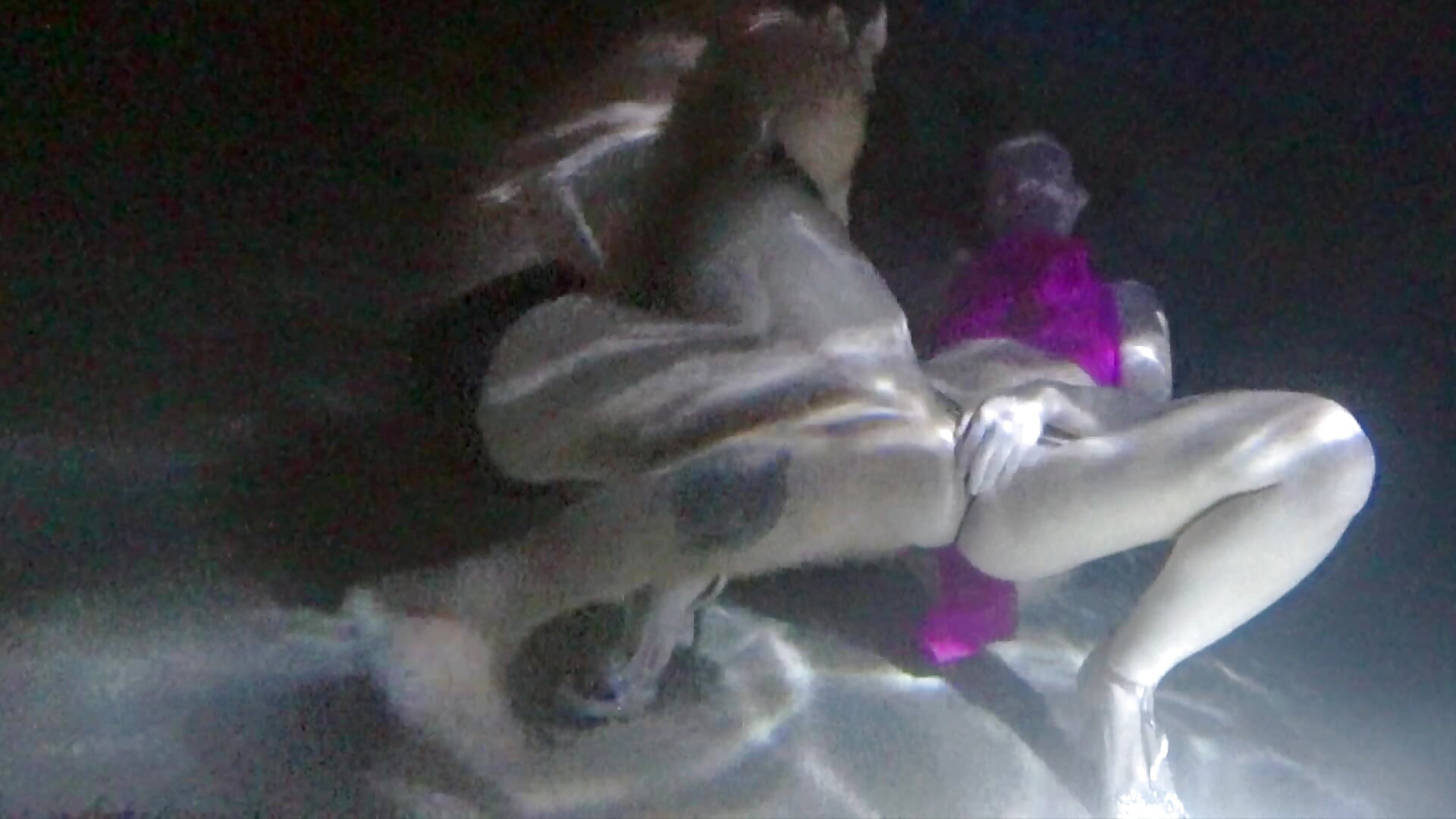 Strangers in the Pool - video by goddesssavannahhaze cam model