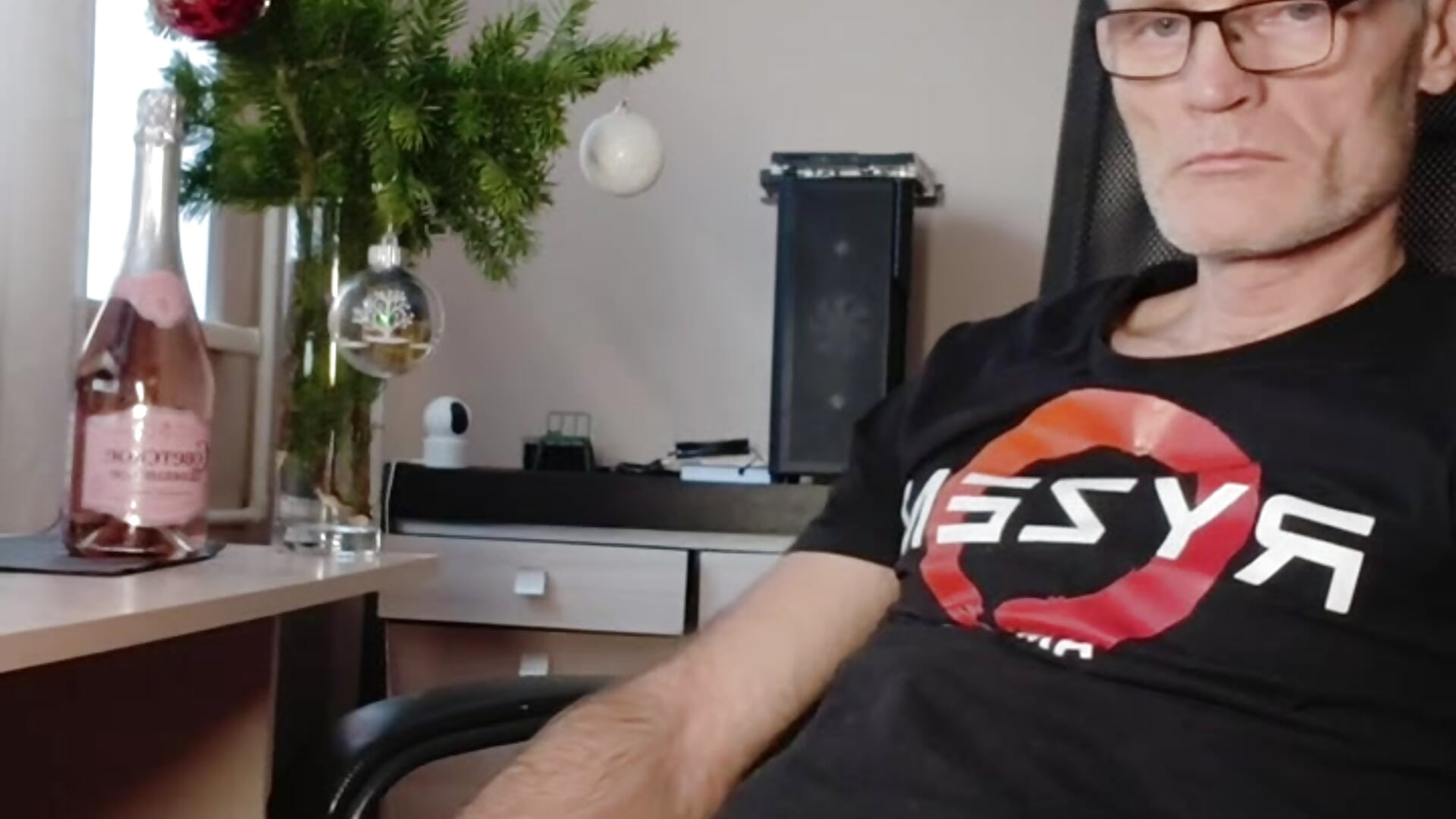 video_2025-12-24_13-15-45.mp4 - video by sergeysas cam model