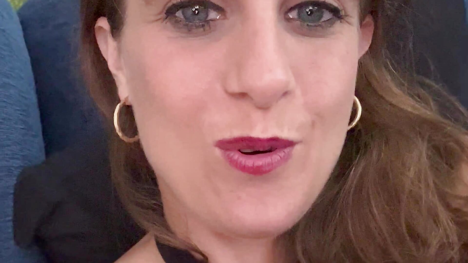 Pussy - video by Chantalee cam model