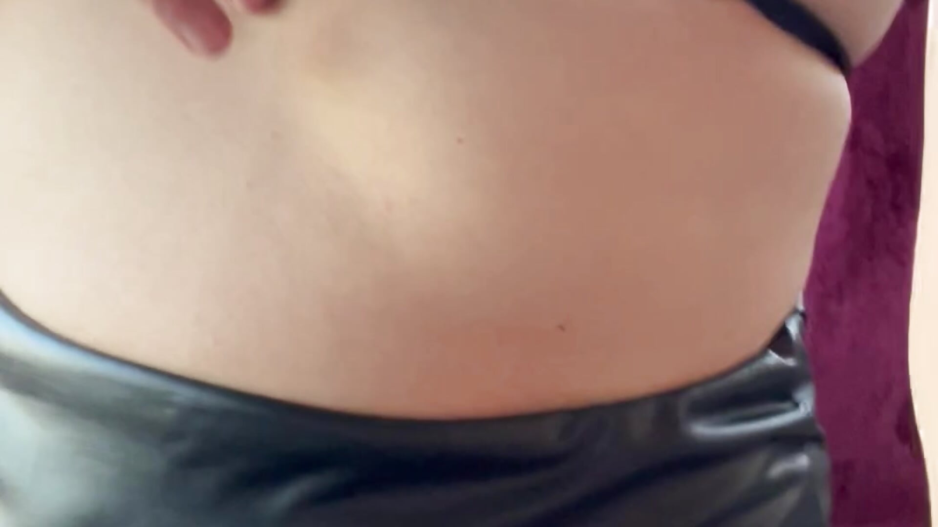 Leder - video by Chantalee cam model