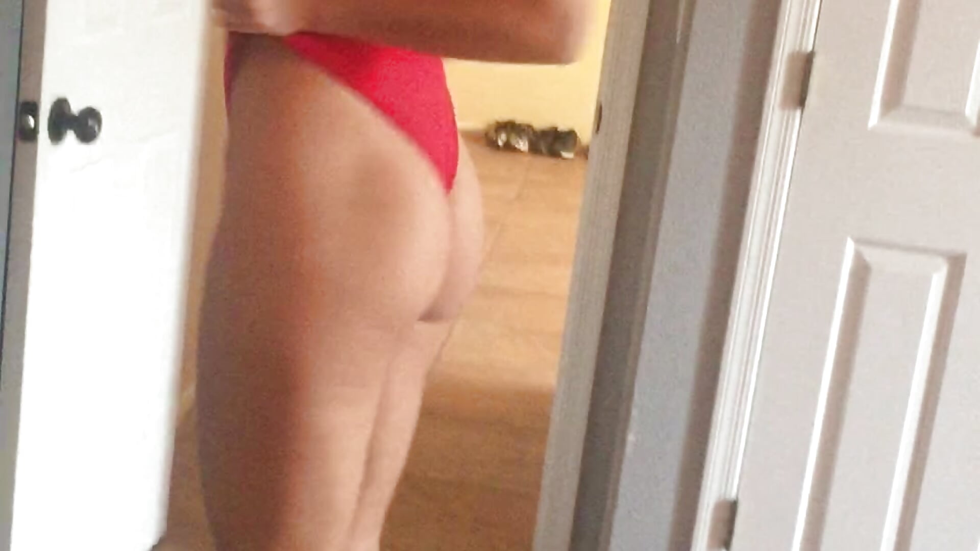 RED outfit - video av BlondieStar cam-modell