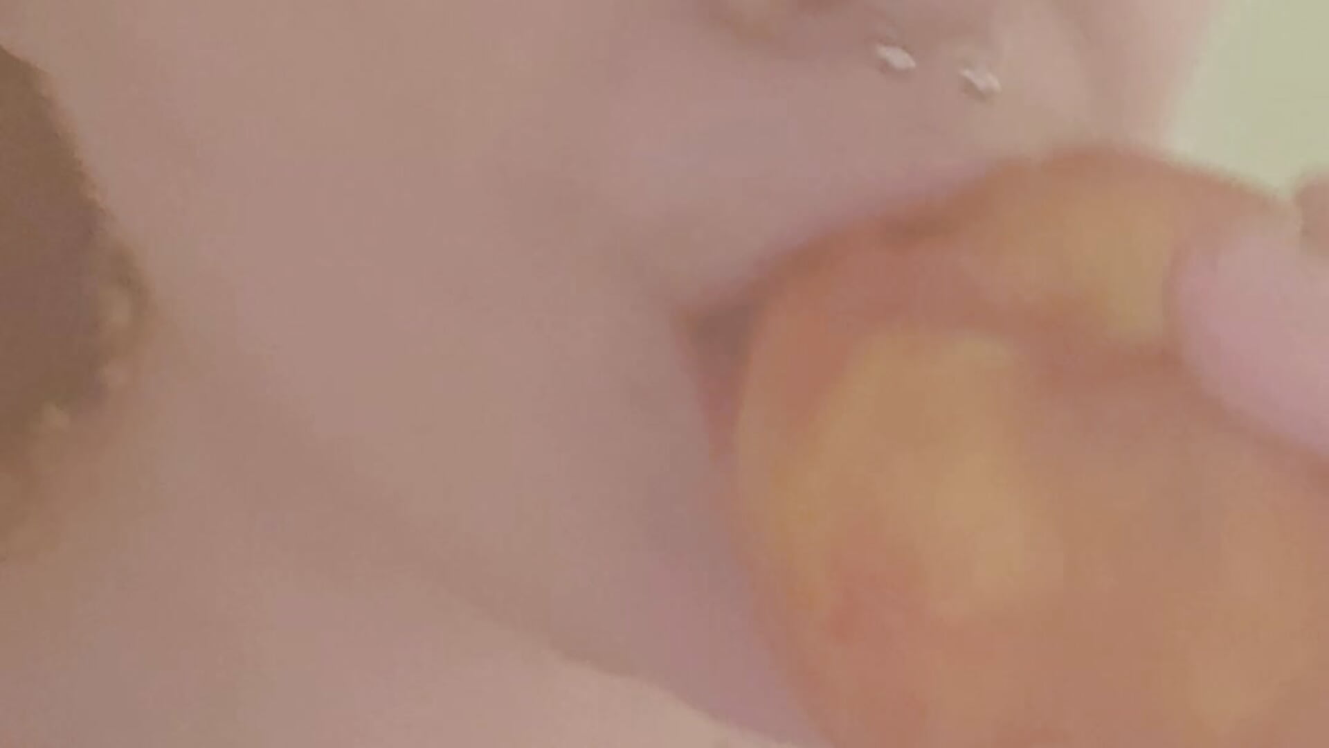 Sexy peach time - Vídeo de Snowbunnycake_131, modelo de vídeos