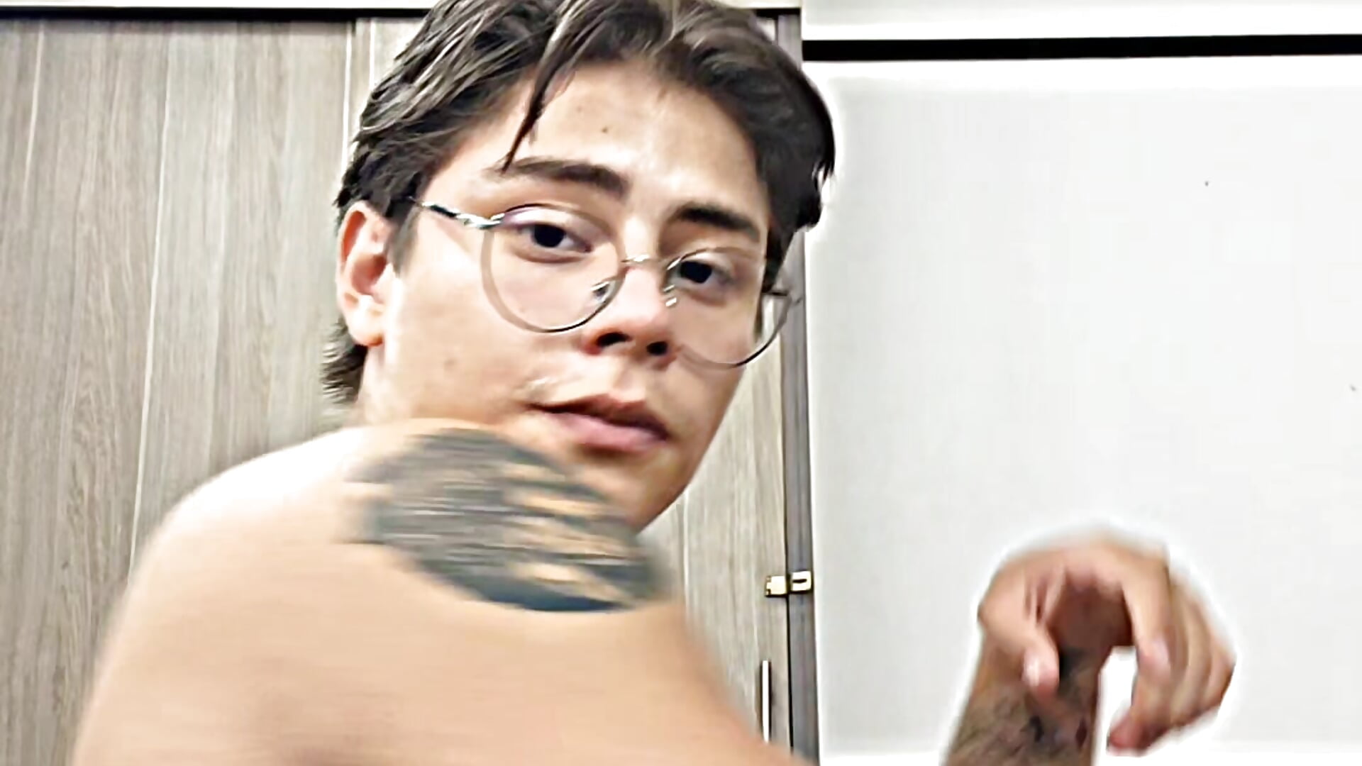 Flexing muscles - video od modelky/modela Giordano_Russo