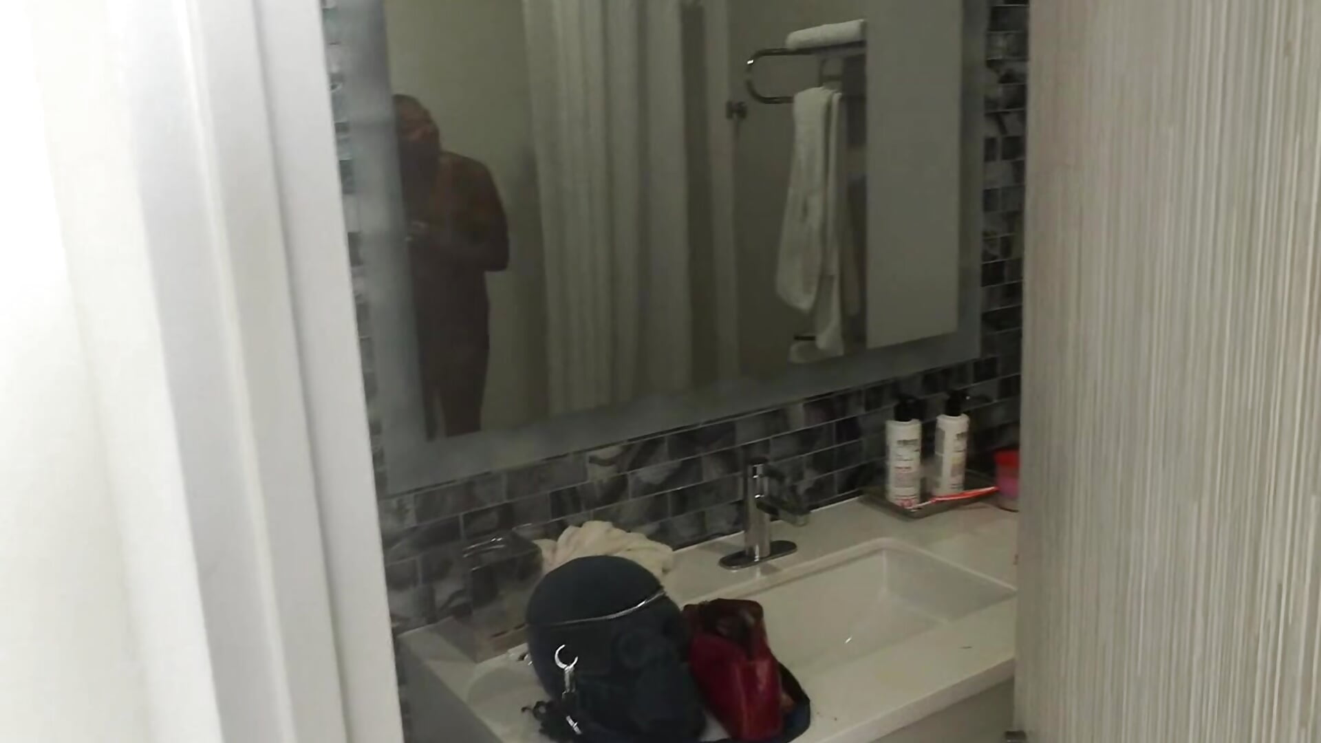 Shower teaser