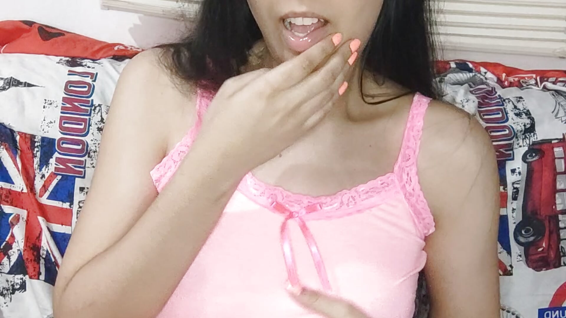 sexy dance and stripers dance - video by sarasweet1 cam model