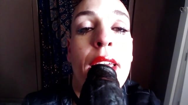 PREVIEW - STOP FUCKING MY THROAT - mouth / throat / crying fetish - Video von emprexkala Cam-Model