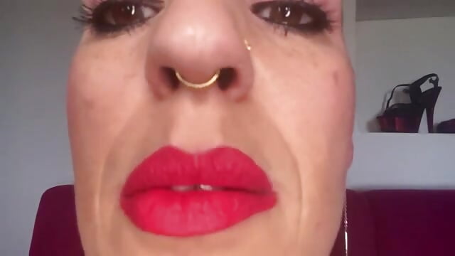 PREVIEW - runtergeschluckt - VORE - german clip - Video von emprexkala Cam-Model