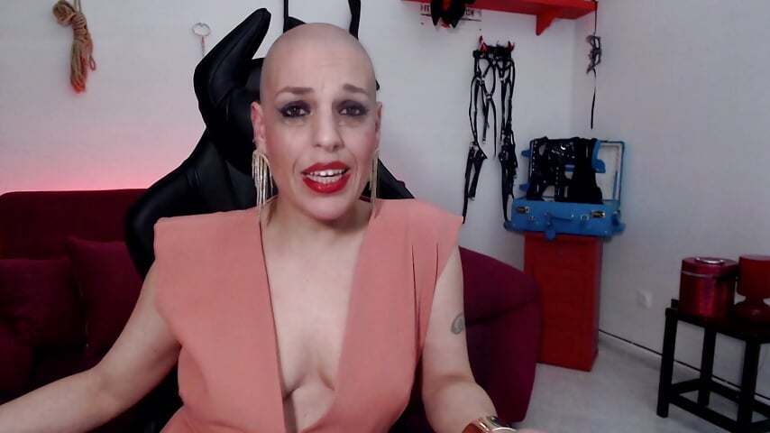 PREVIEW - Meine Cuckquean- Dressur einer treuen Ehestute - full clip hier vorhanden - Video von emprexkala Cam-Model