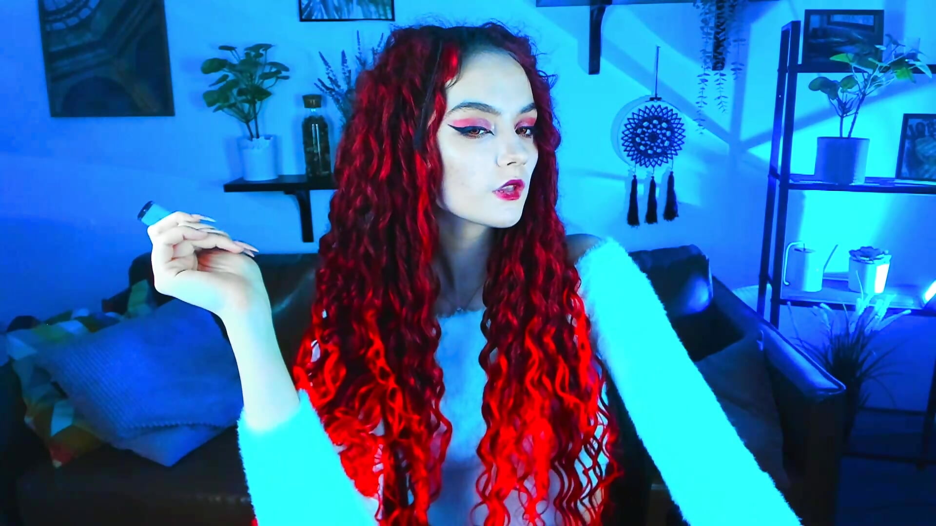 smoke time! - video by SamantaLong cam model