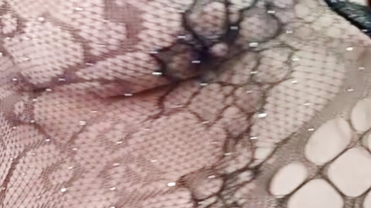 Class two of How to move my ass - video by GiannaMorrys cam model