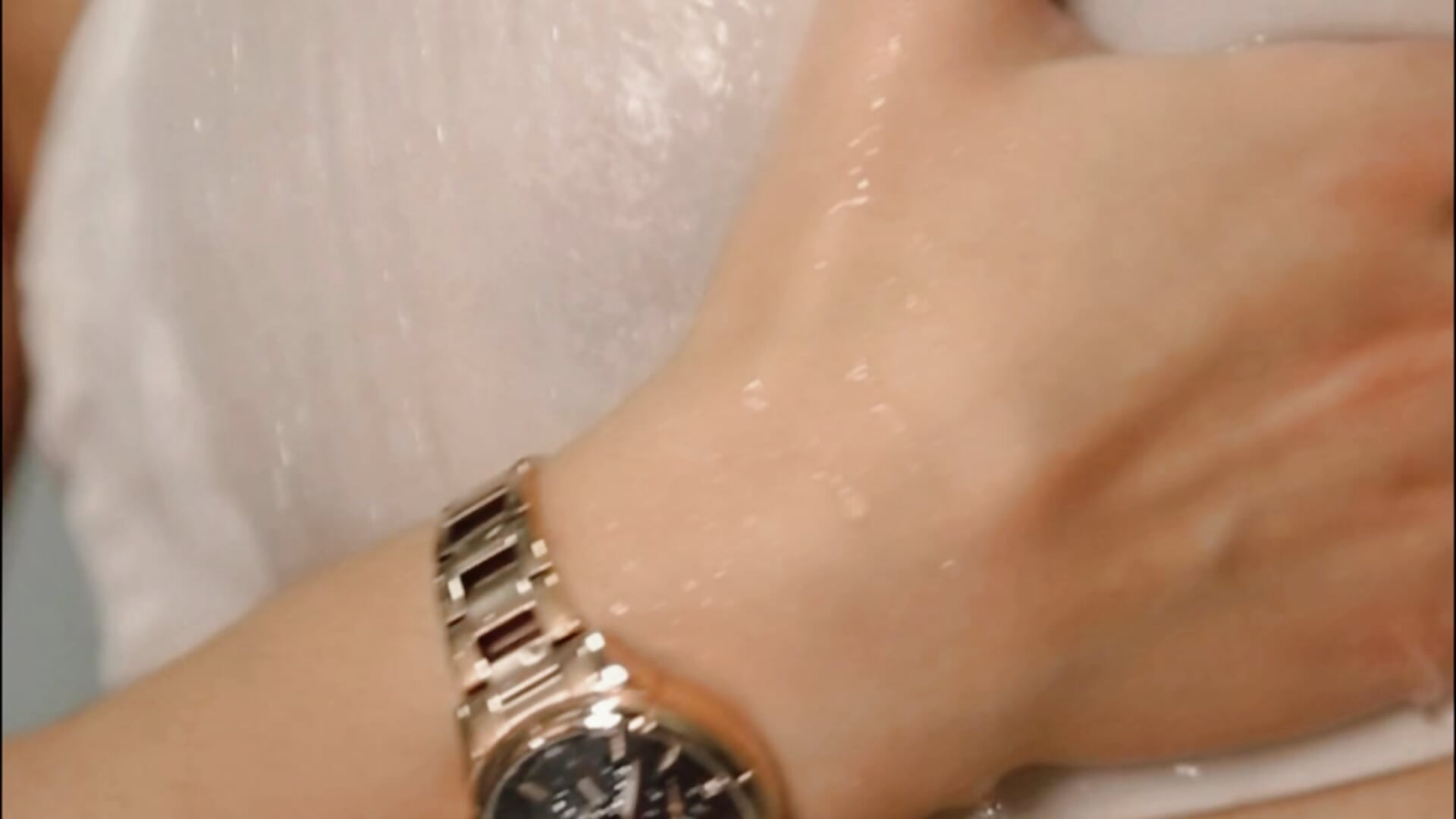 (Full ver) Shower. Foamy naked body. Striptease. Sexy. Wet. Horny. - Roxana_Wet_主播的视频