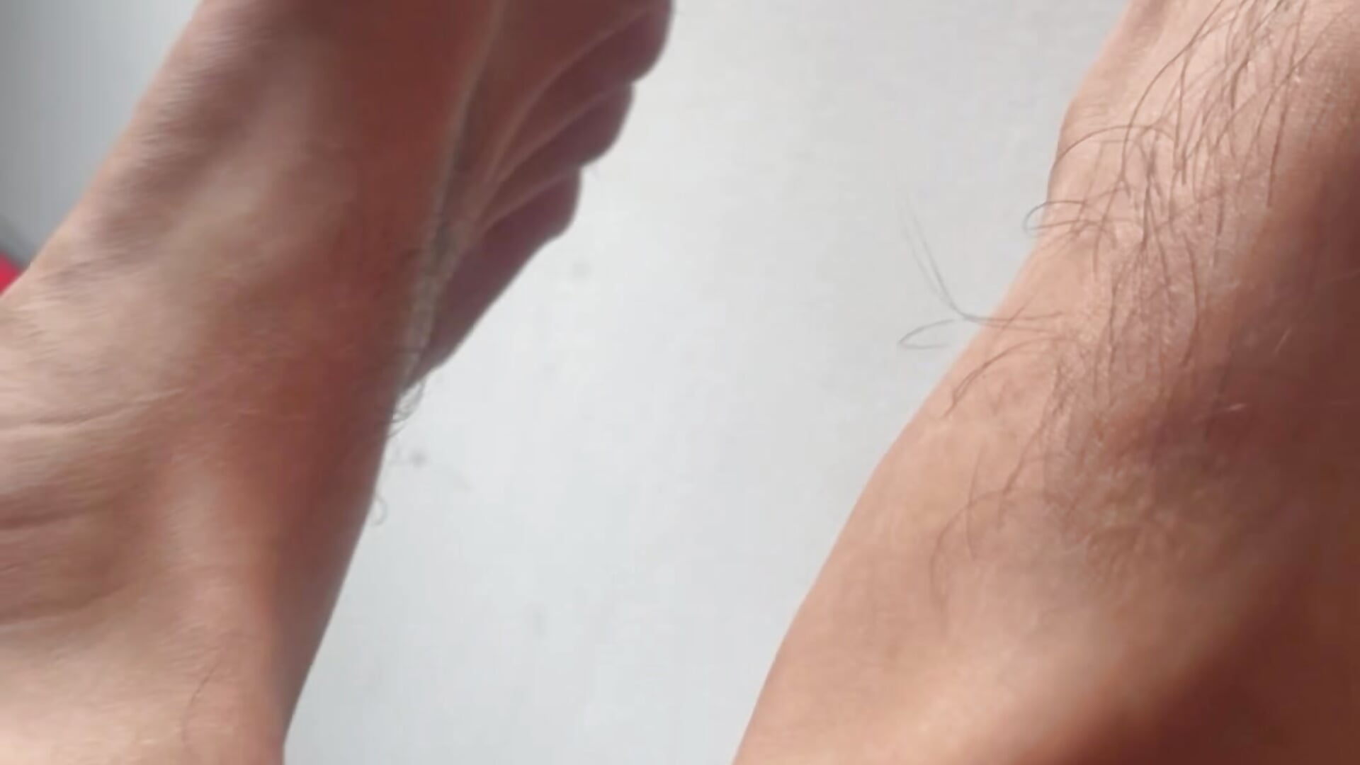 Kiss my feet - video by jimmy_scoot cam model