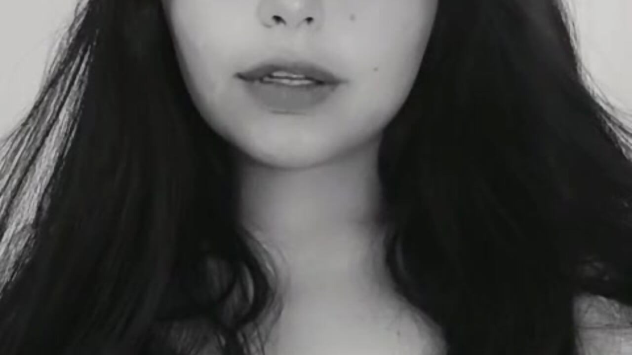 I LOVE HOW I LOOK IN BLACK AND WHITE - 視頻由 ariakyubi 主播提供