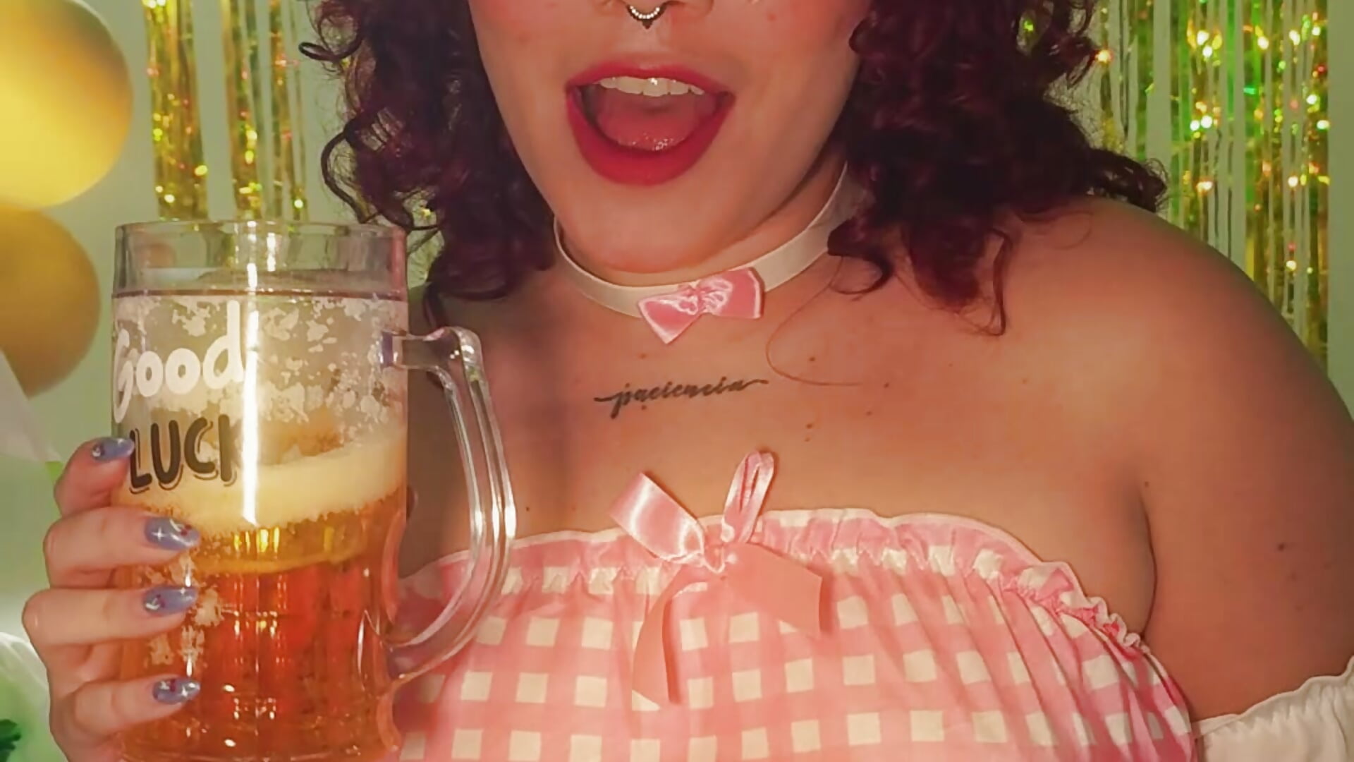 Do we take a beer together in St Patrick's? - video by Amy_art