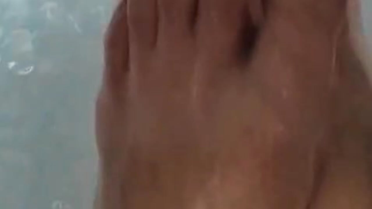 feets baby!!!! - video by AmyAmandaX cam model