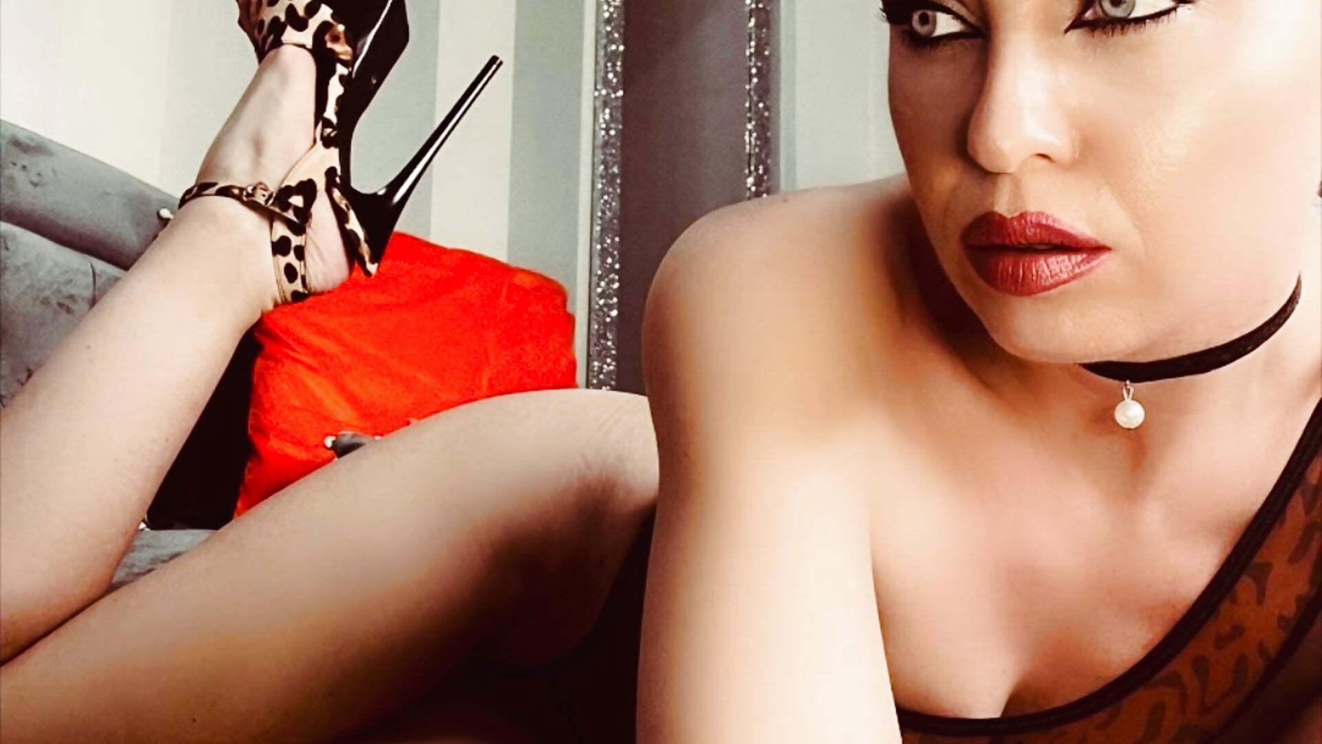 Feet Flow - video by LuanaColucci cam model