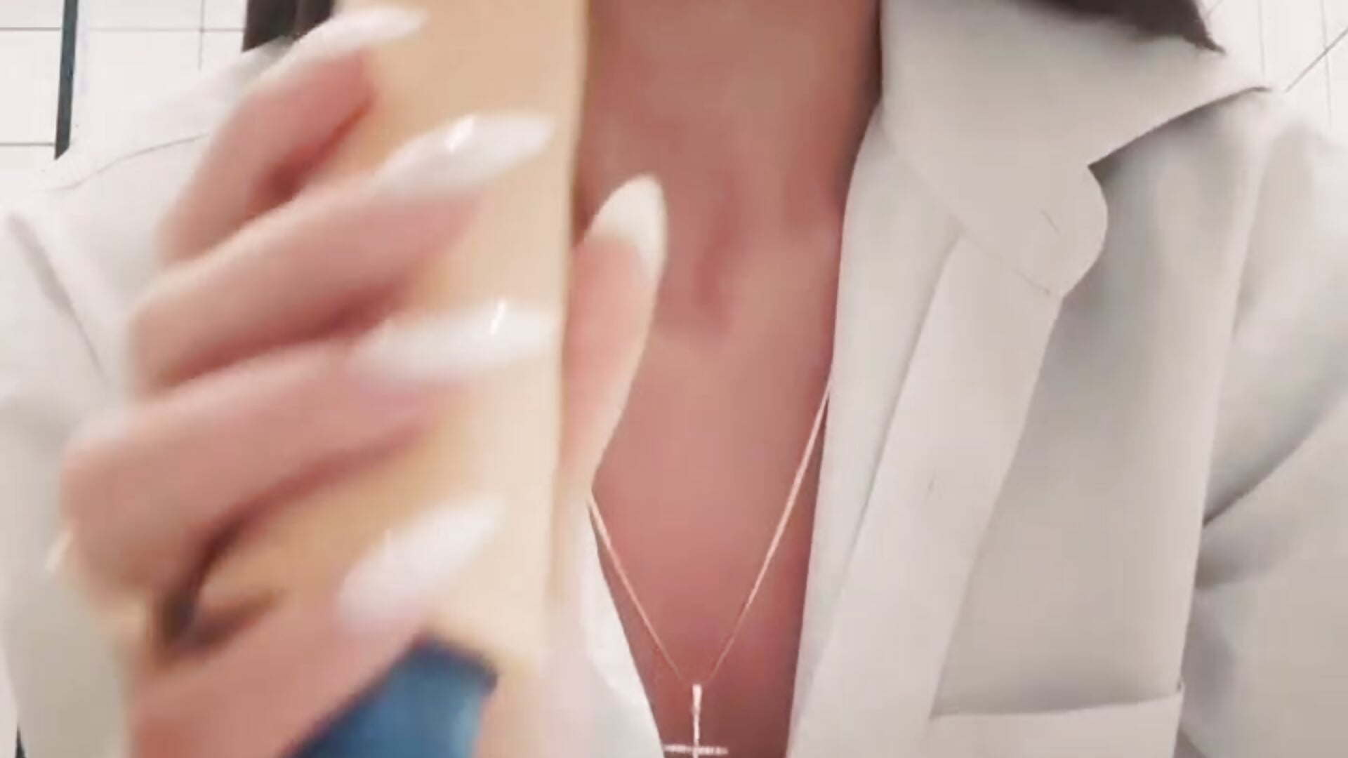 Squirt & lips as you asked - video by EvaXXChanel cam model