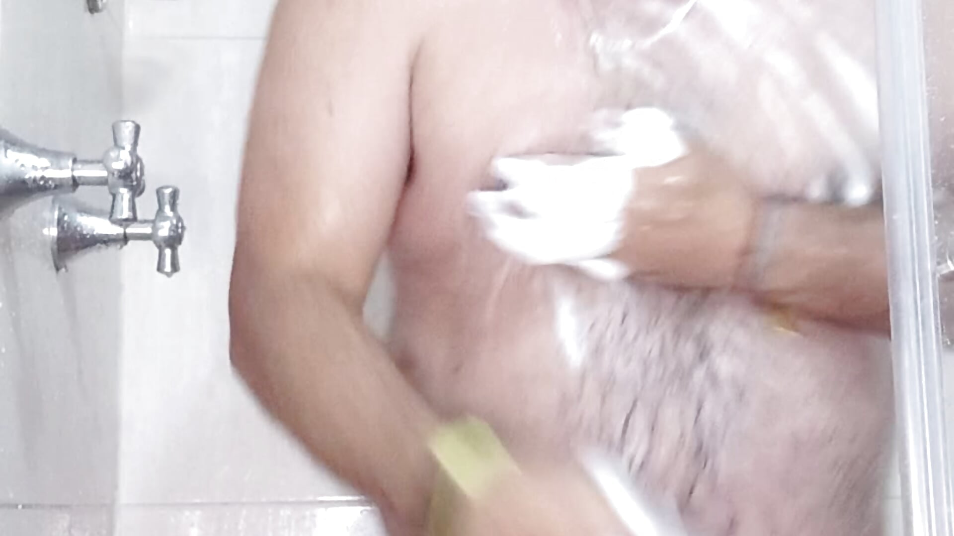 SHOWER! - vídeo de ChubbyLatin_