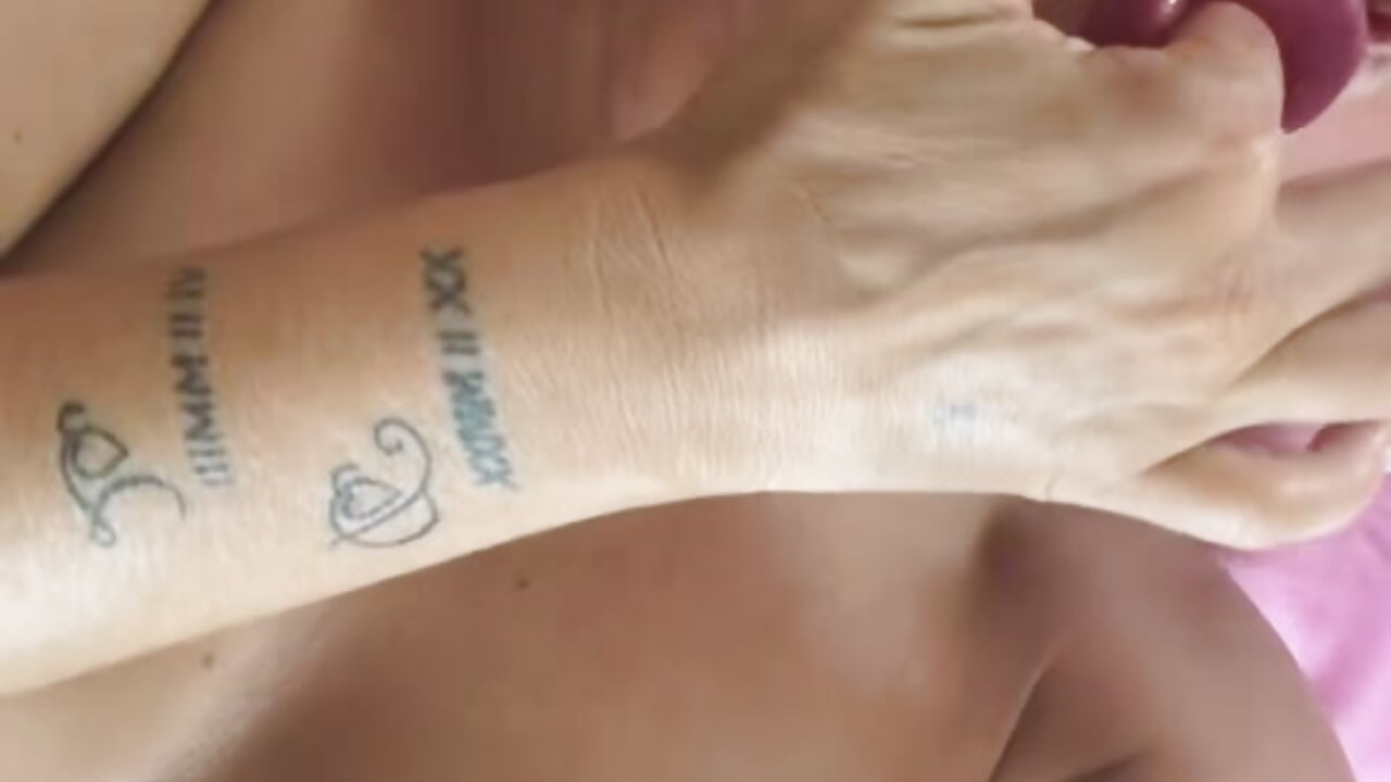 suck finger and finger pussy - Video von Jesssicajesss14 Cam-Model