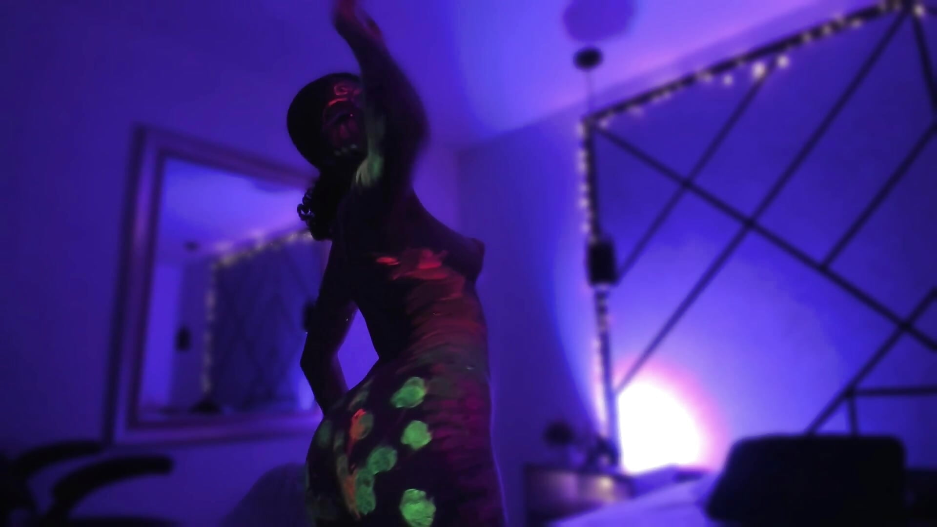 My neon body dances