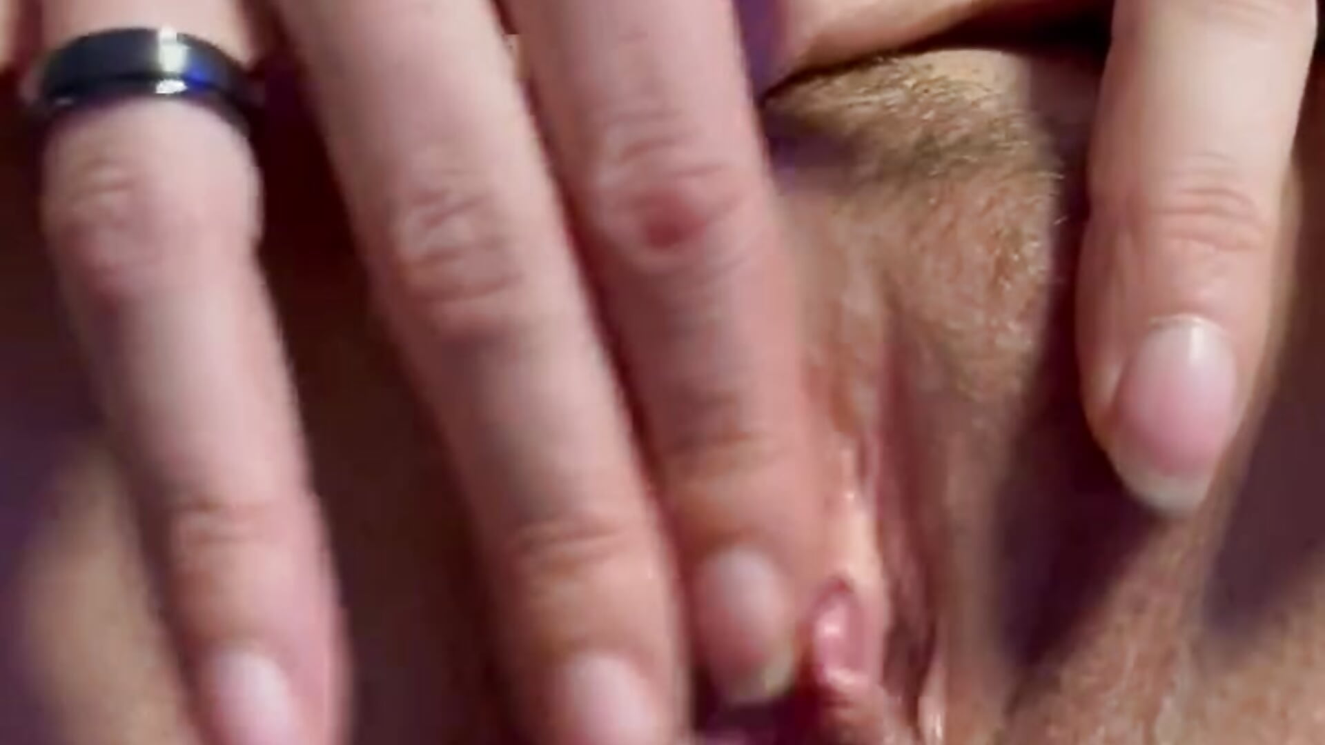 Masturbation bis zum Ende … licking Finger - video by PiaPink@xh cam model