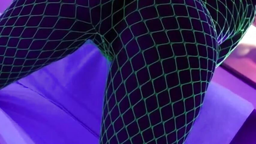 Neon Mistress – video af nikitty