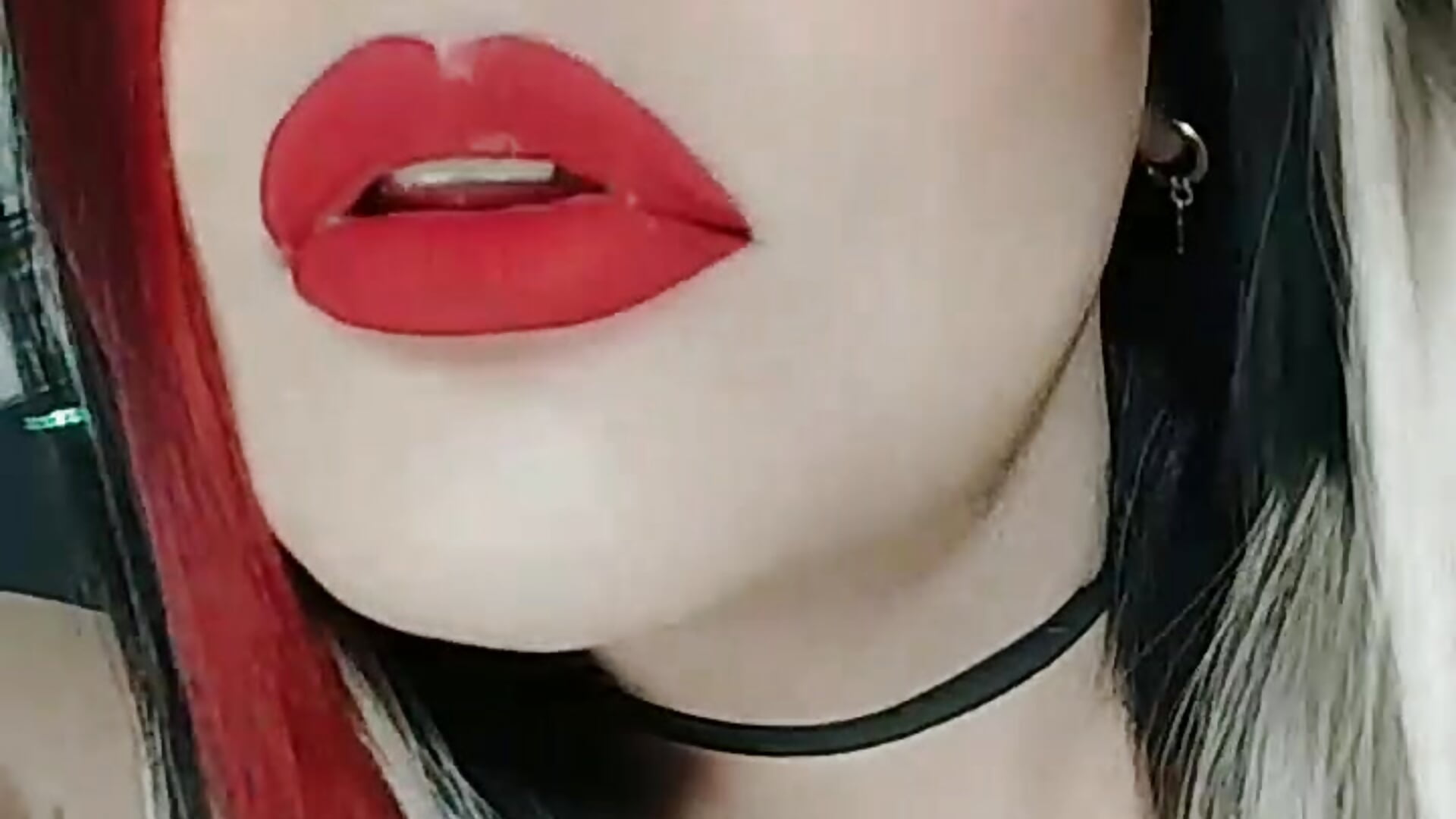 brenda kiss - video by Brenda_Hotkis cam model