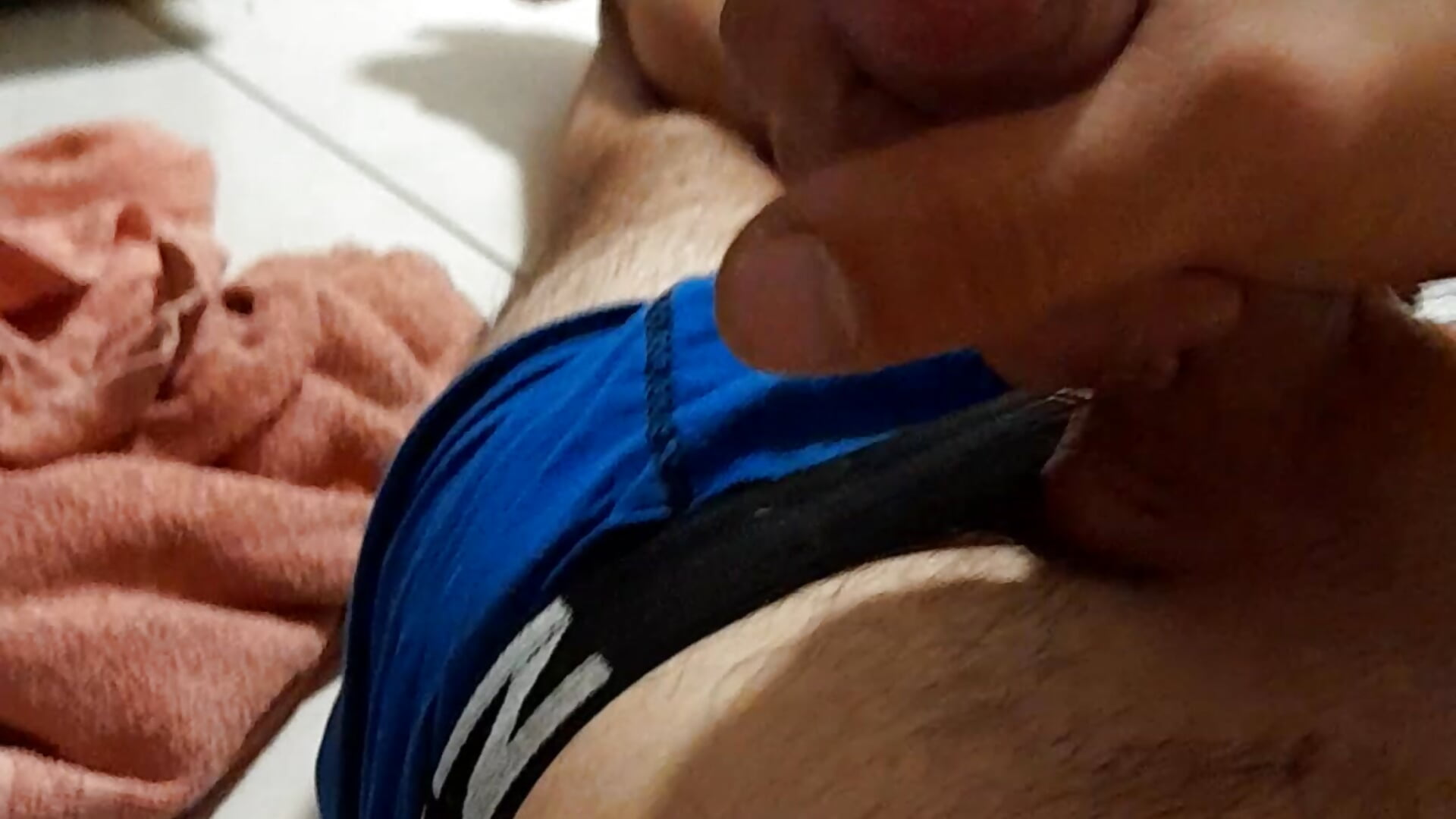 Cum explosión - video oleh jebago