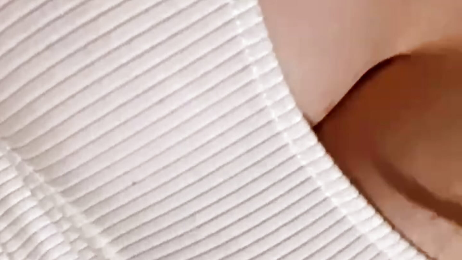 A little something - video di LadyBug11 modella di cam