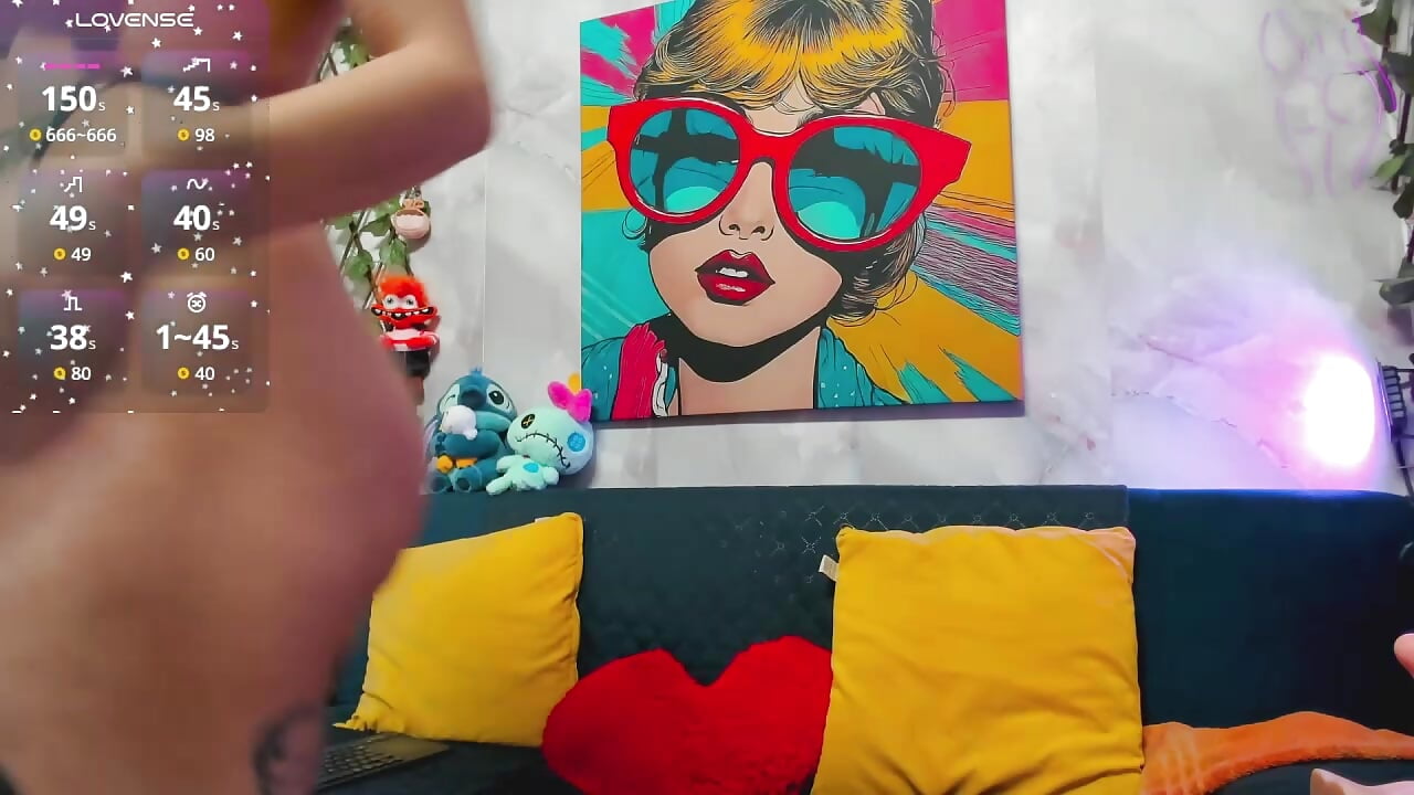 ASS!!!! ASS!!!!!! TWERKING IN CAM AND SHOW PUSSY LOOK MY ASS JUMP