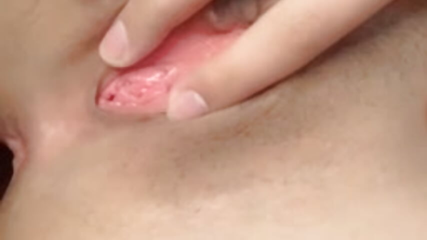 open pussy - video by MiaJones21 cam model