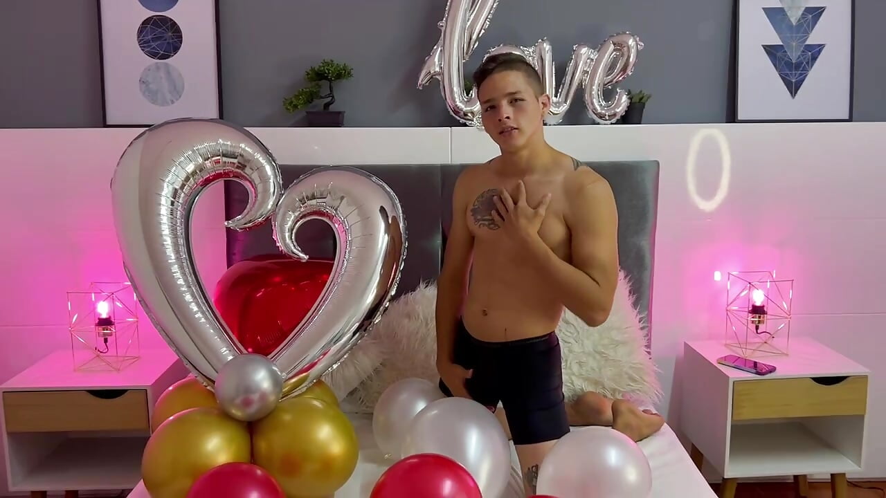 Be my valentine ♥ - video by TimeeToFuck cam model