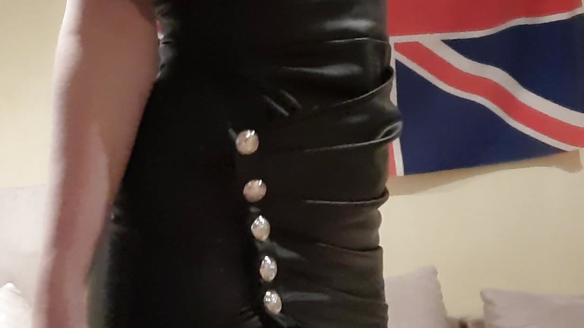 Sensual dance - video by Italianbadassgirl cam model