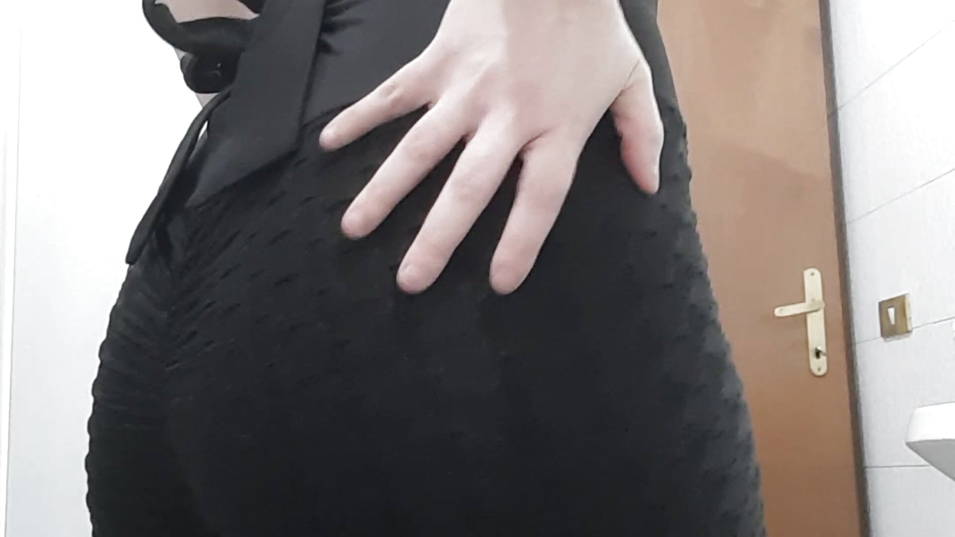 You like my leggins? - video by Italianbadassgirl cam model